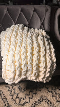 Load image into Gallery viewer, Handmade Big Chunky blanket
