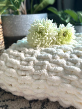 Load image into Gallery viewer, Handmade Big Chunky blanket
